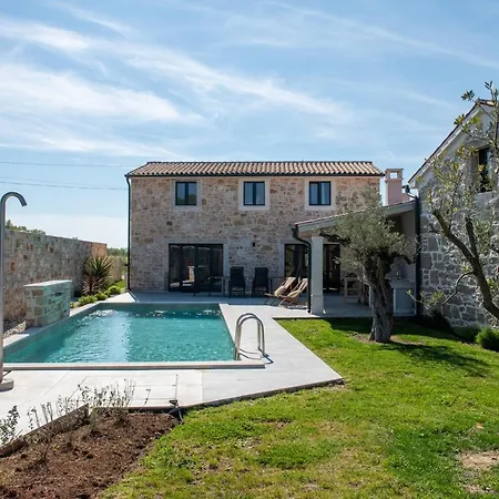 Vila Murta Willa *